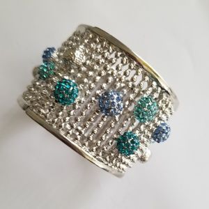 Silver bracelet with blue flower rhinestones
